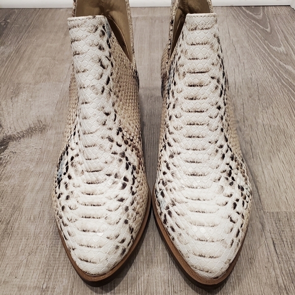 NEW CL by Chinese Laundry Cherish Bootie Beige - Picture 3 of 7